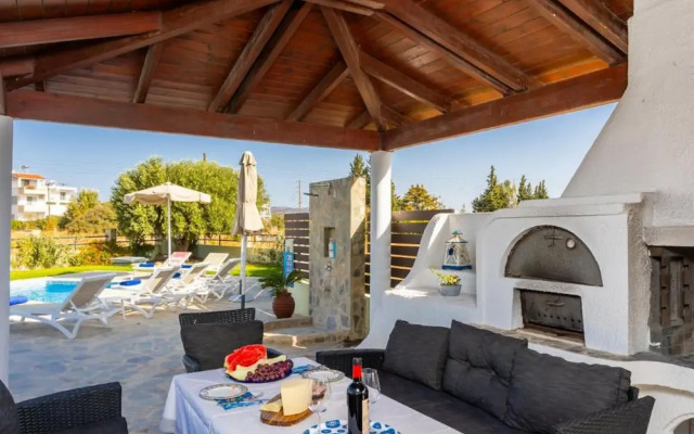 Amphitrite Villa in Gennadi