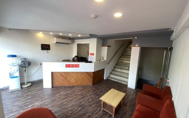 Oyo Flagship 36844 Riverfront