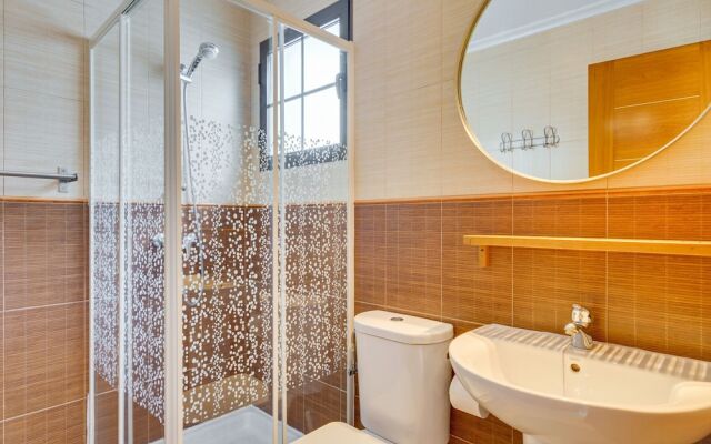 Huge Holiday Home in Torrevieja With Swimming Pool