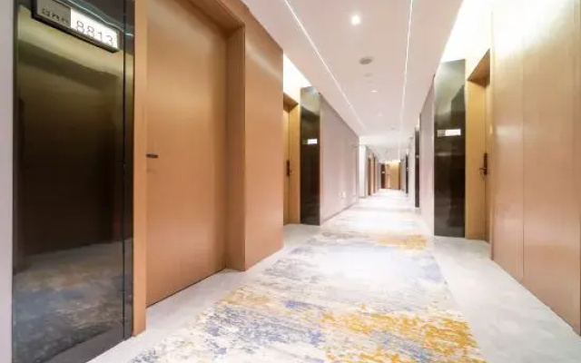 Ling Yun Hua Guan Hotel