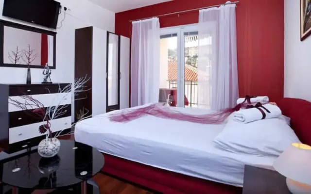 Villa Aura