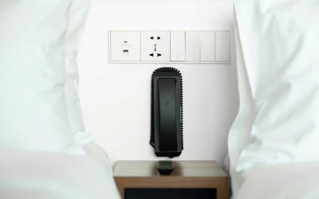 Wink Hotel Tuy Hoa Beach - 24hrs stay & Rooftop Pool Bar