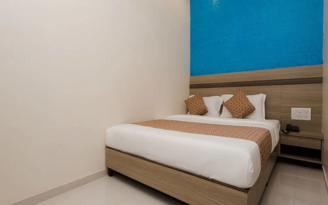 Golden Arch By OYO Rooms