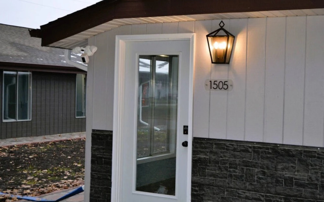 Gather Here 9br, 5BA Group