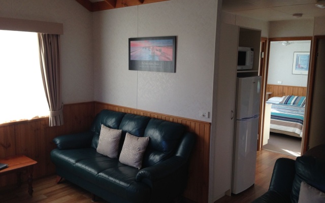 Daysy Hill Country Cottages – Guest Rooms – Port Campbell
