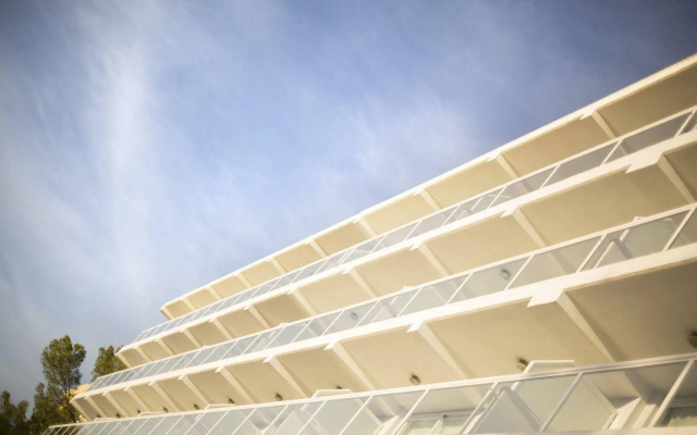 Las Gaviotas Suites Hotel
