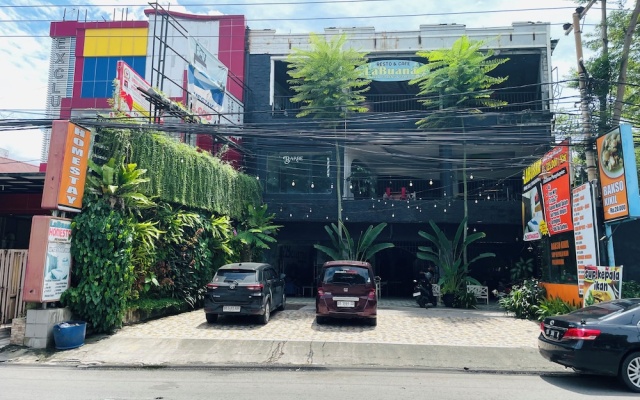 Hotel O near Primaya Hospital formerly — 2-star hotel in Makassar
