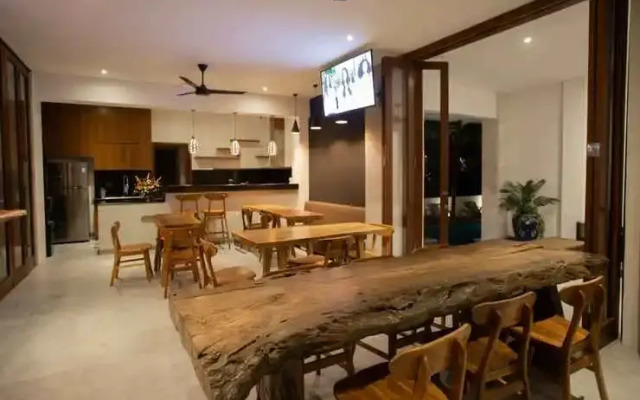 The Kd Suites & Coffee Shop