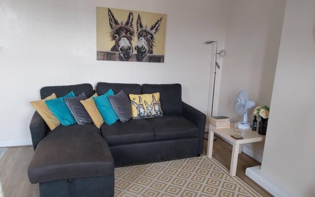 Leeds Cute 1 bed Apt, Garden, Free Wifi & Parking