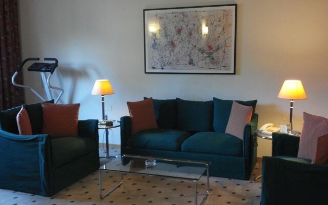 La Cigale Hotel
