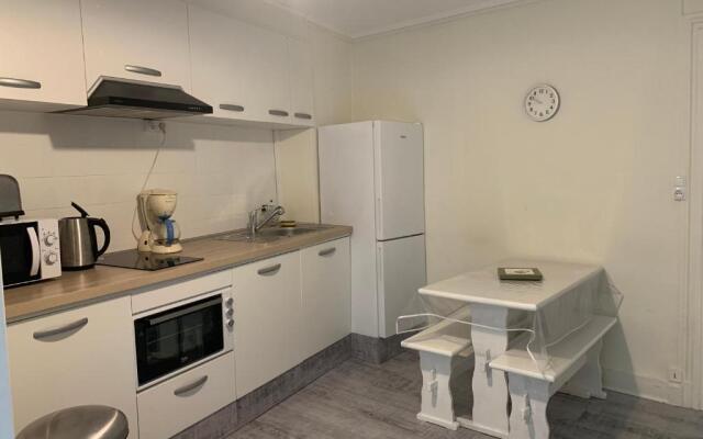 Appartement 4 personnes, 1 chambre, terrasse, Wifi, proche du centre