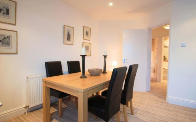 Estuary View Apartment