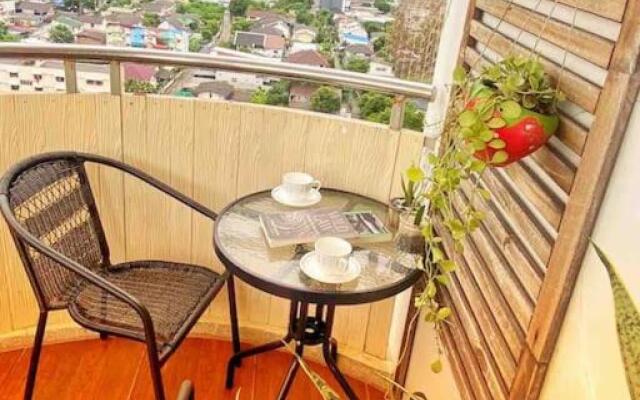 Cozy apartment 70m² with huge balcony, center BKK