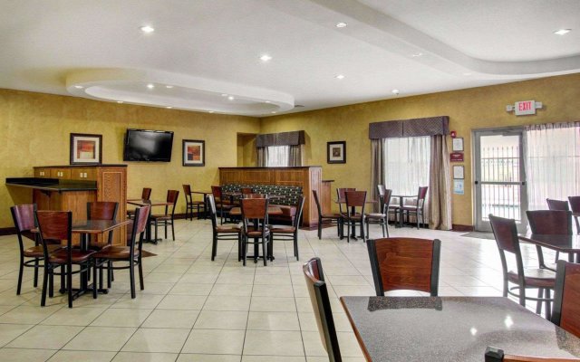Comfort Inn And Suites Alvarado