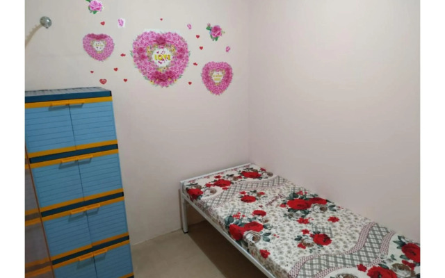 Eiffel Residence Petojo - Female Only