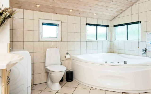 Three-Bedroom Holiday home in Hemmet 14
