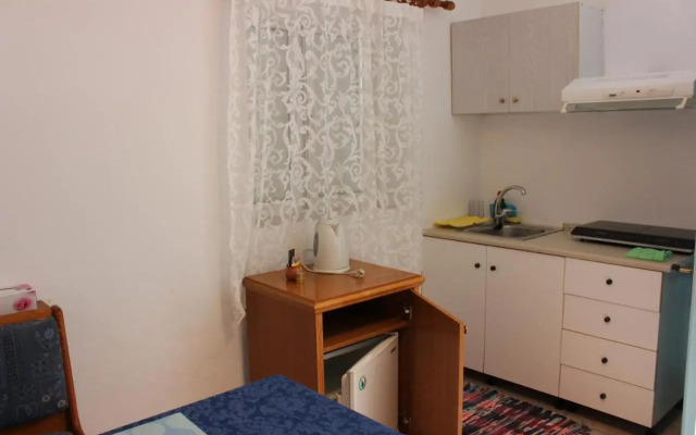 Aaron Apartments