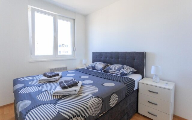 Beautiful Apartment in Zadar With Wifi and 2 Bedrooms