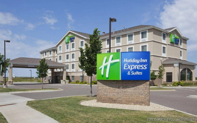Holiday Inn Express Hotel & Suites Rogers by IHG