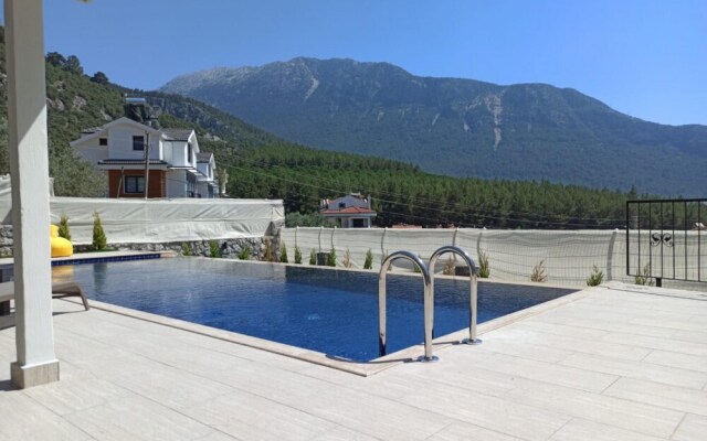 Wonderful Villa With a Mountain View in Oludeniz
