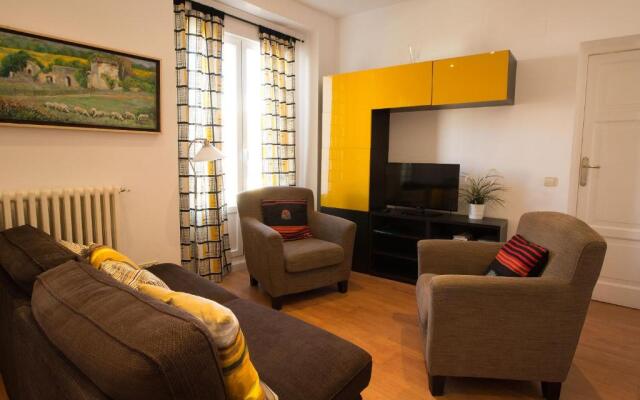 For You Rentals Chueca Apartment SON1