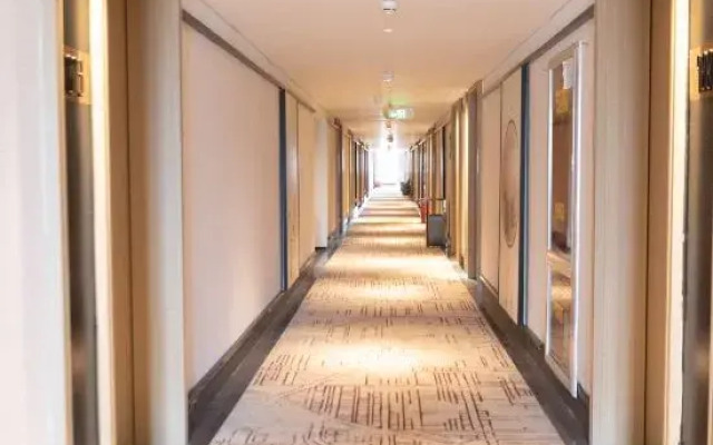 Gathering East Hotel