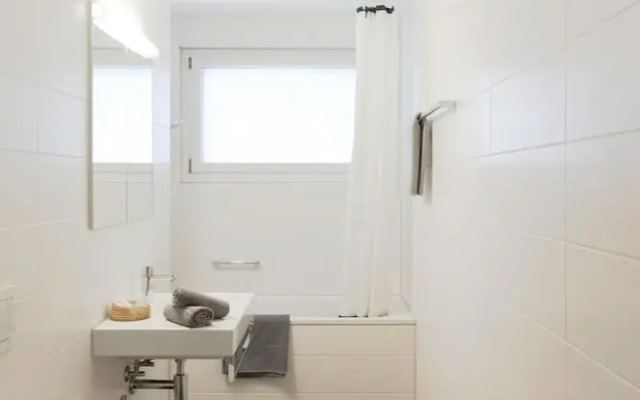 ZH Kreuzplatz I - Hitrental Apartment