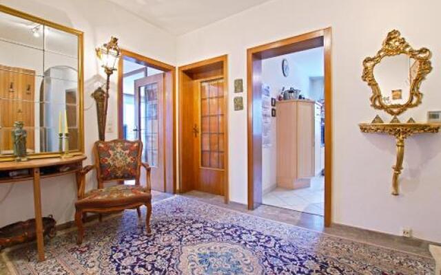 3 Private Rooms, 5 Persons (4520)