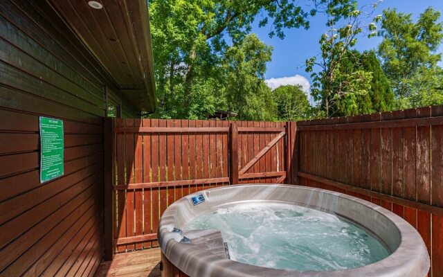 Birch Lodge 20 With Hot Tub, Newton Stewart