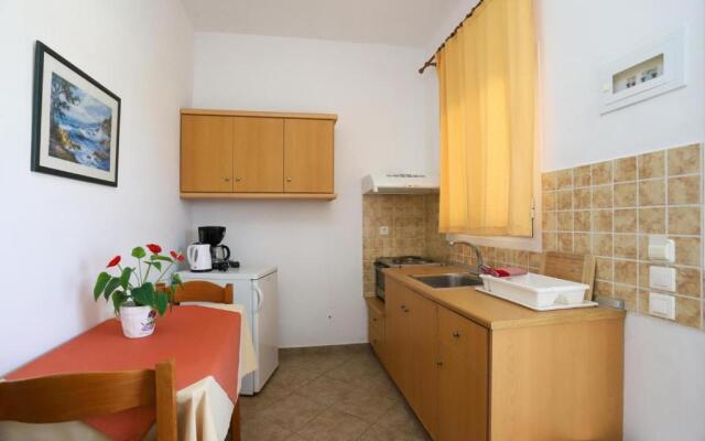 Aleka Apartment 4