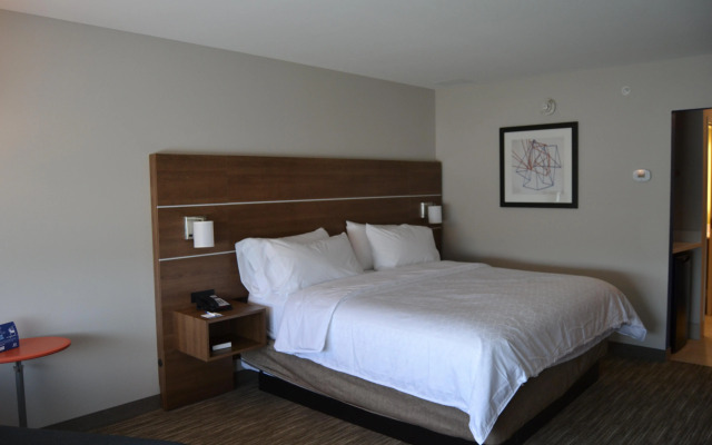 Holiday Inn Express & Suites Goodlettsville N - Nashville by IHG