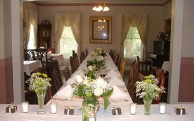 Thee Hubbell House