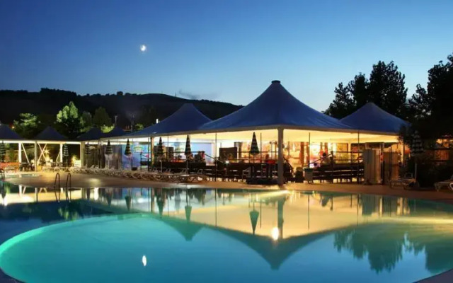 Pineto Beach Village  Camping