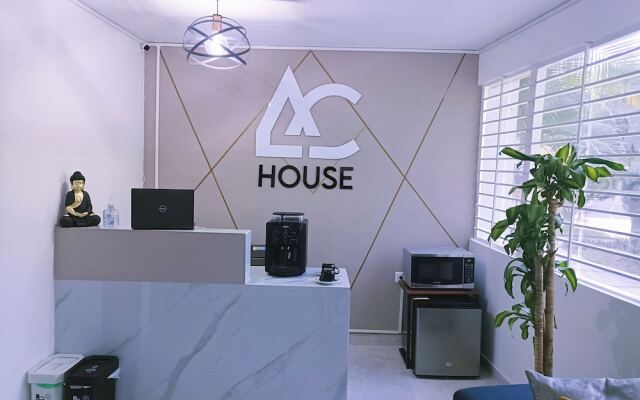 AC - House Laureles - Self Checking
