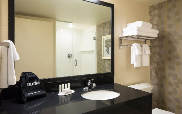 Fairfield Inn & Suites by Marriott Calgary Downtown