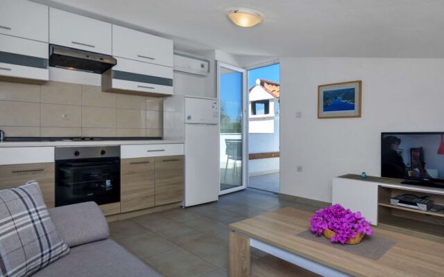 Apartment Cico Hvar/Pokrivenik 25302