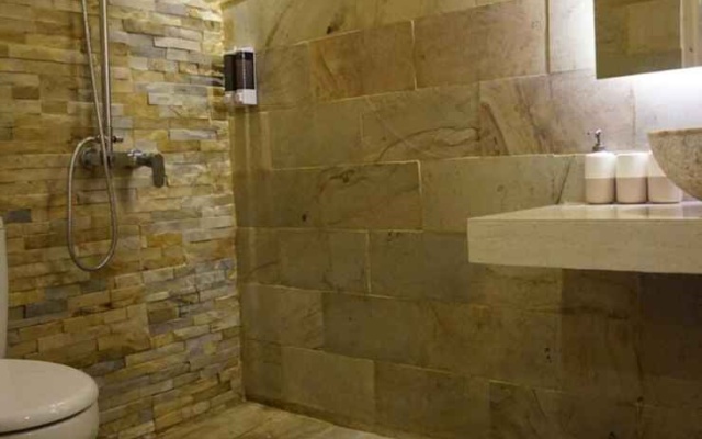 Studio Room at Cosmy Orchard Apartment – Bathroom – Surabaya
