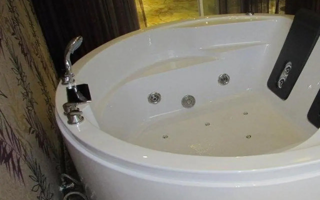 Liwan Holiday Hotel