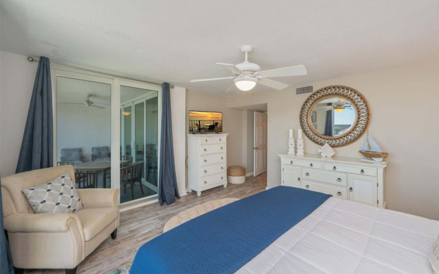Shoreline Towers 3042 2 Bedroom Condo