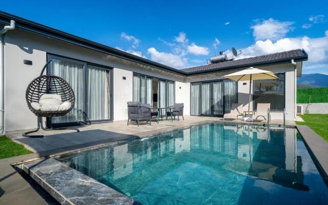 2 Bedroom Private Villa with swimming pool