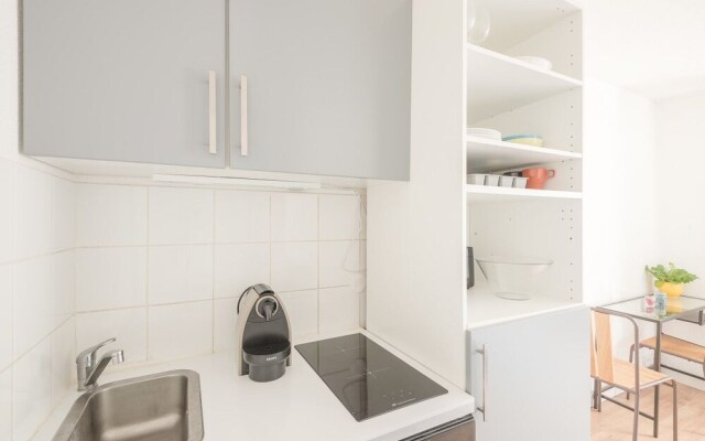 Studio With a Courtyard Place Gambetta