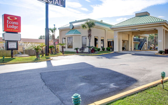 Econo Lodge Inn & Suites