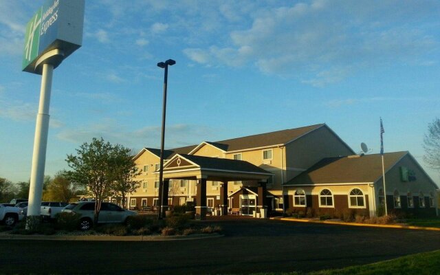 Holiday Inn Express Deforest, an IHG Hotel