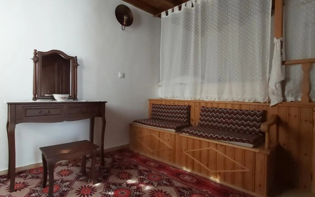 Traditional house in Asfendiou