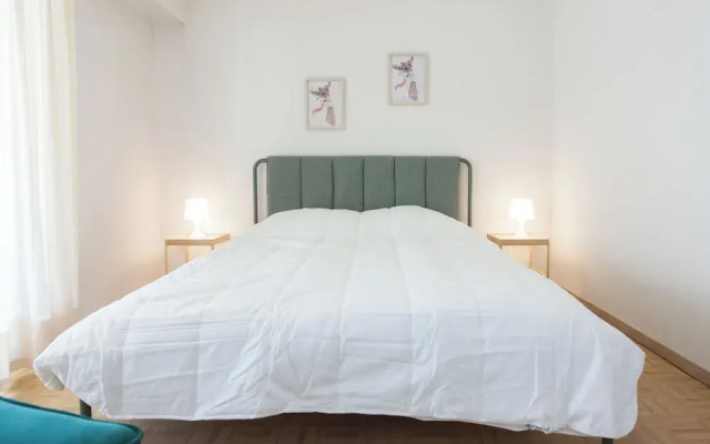 Modern 1 Bd Balcony Apt in Kato Patisia