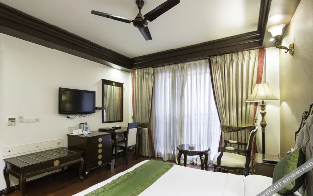 The Royce Hotel