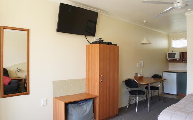 Bks Egmont Motor Lodge