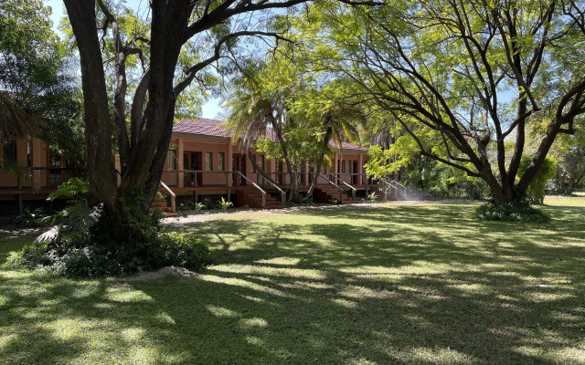 Sedia Riverside Hotel