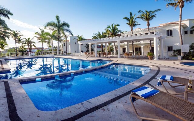 Villa De Oro 106 3 BR by Casago