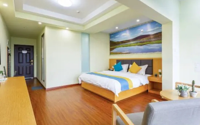 Kunming LanYu Hotel (Yongxin Harvard Center Branch)